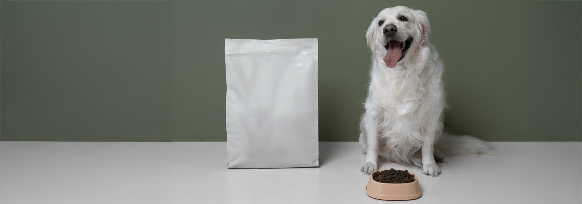 Empaques de alimentos para mascotas: más que una simple envoltura